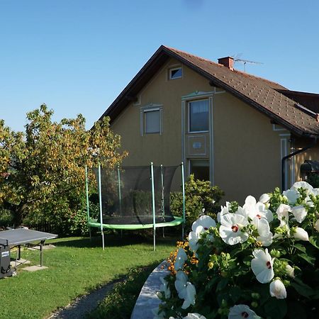 Ferienwohnung Familie Hartinger Riegersburg Exteriör bild