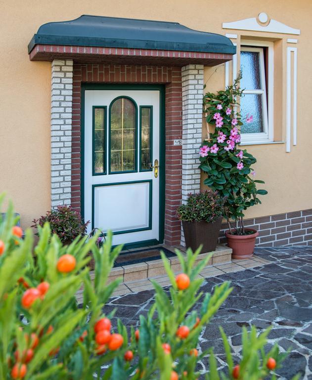 Ferienwohnung Familie Hartinger Riegersburg Rum bild